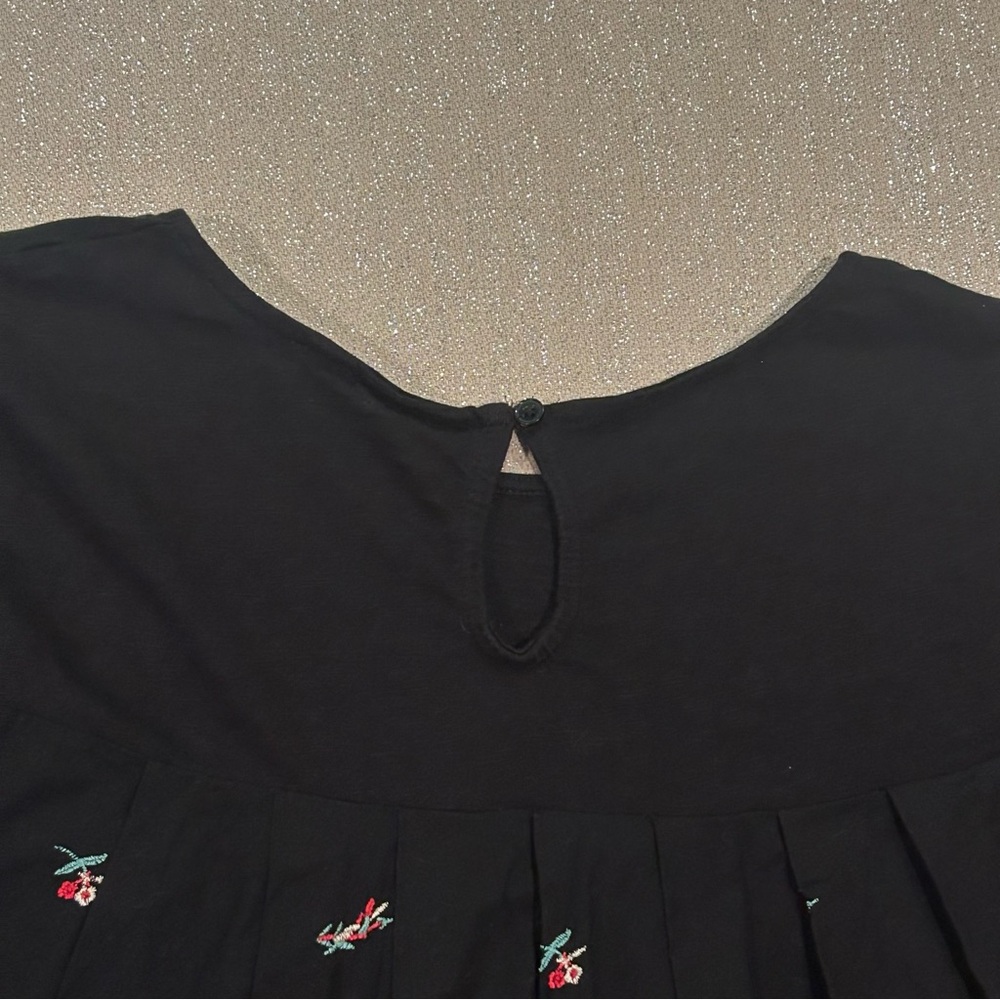 Rose embroidered black swing blouse, size M - Picture 12 of 12